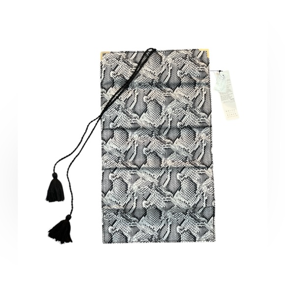 White‎ House Black Market Jewelry Roll Organizer. NWT. - Picture 3 of 4